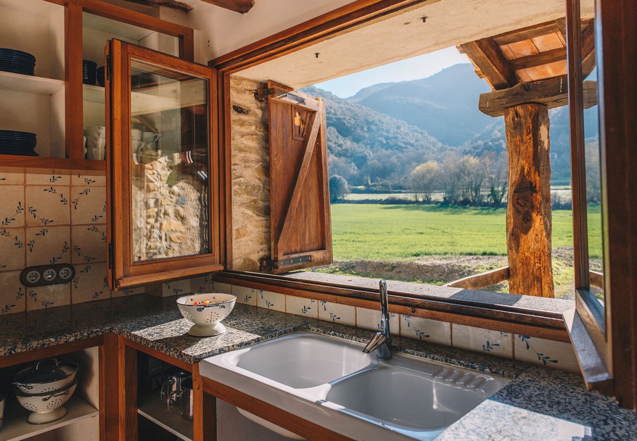 Ferienwohnung in Montagut i Oix - Can Blanc de Montagut, Baix