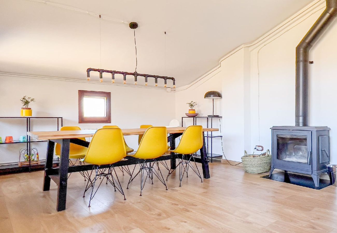 Ferienwohnung in Montagut i Oix - Can Blanc de Montagut, Dalt