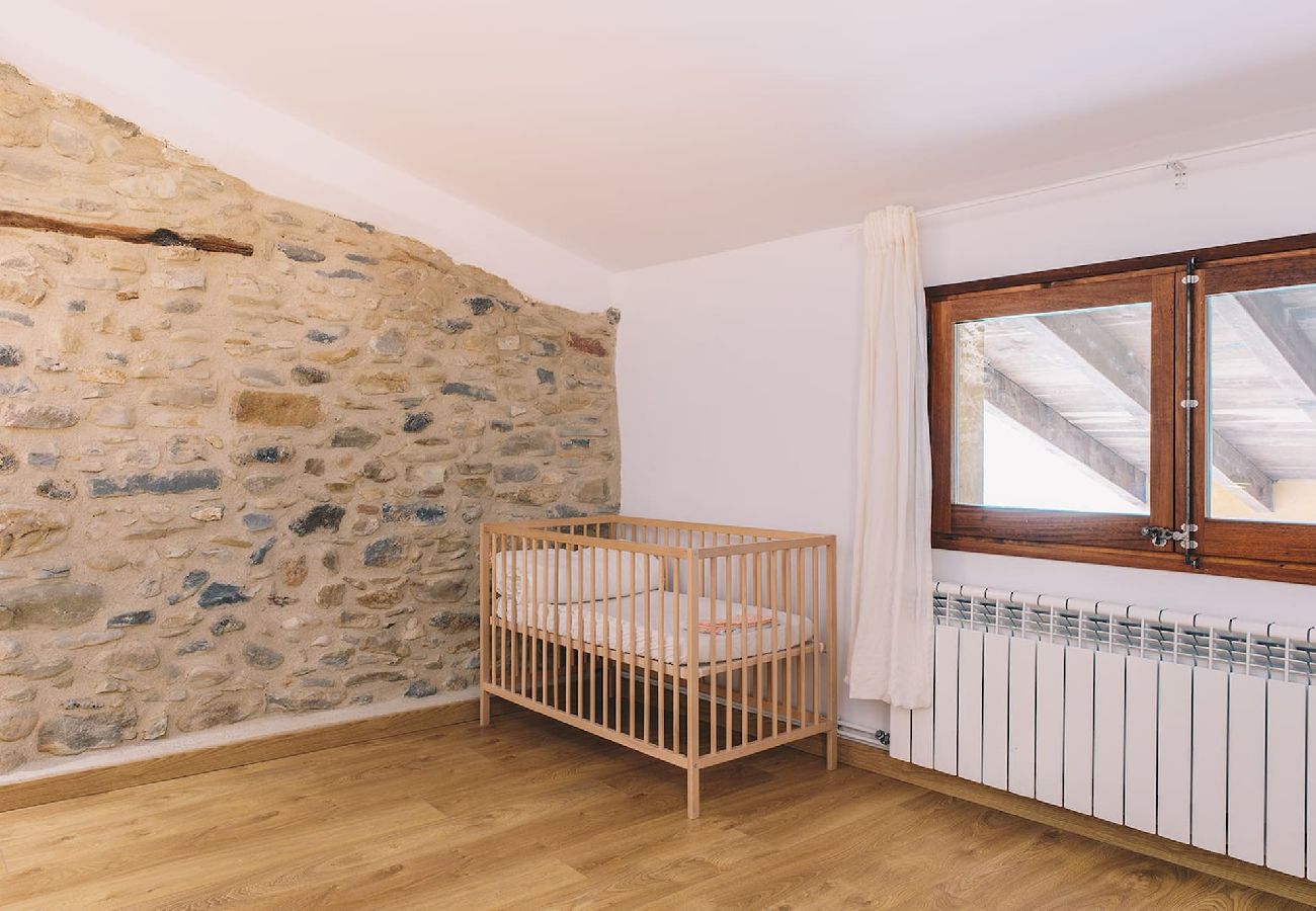 Ferienwohnung in Montagut i Oix - Can Blanc de Montagut, Dalt