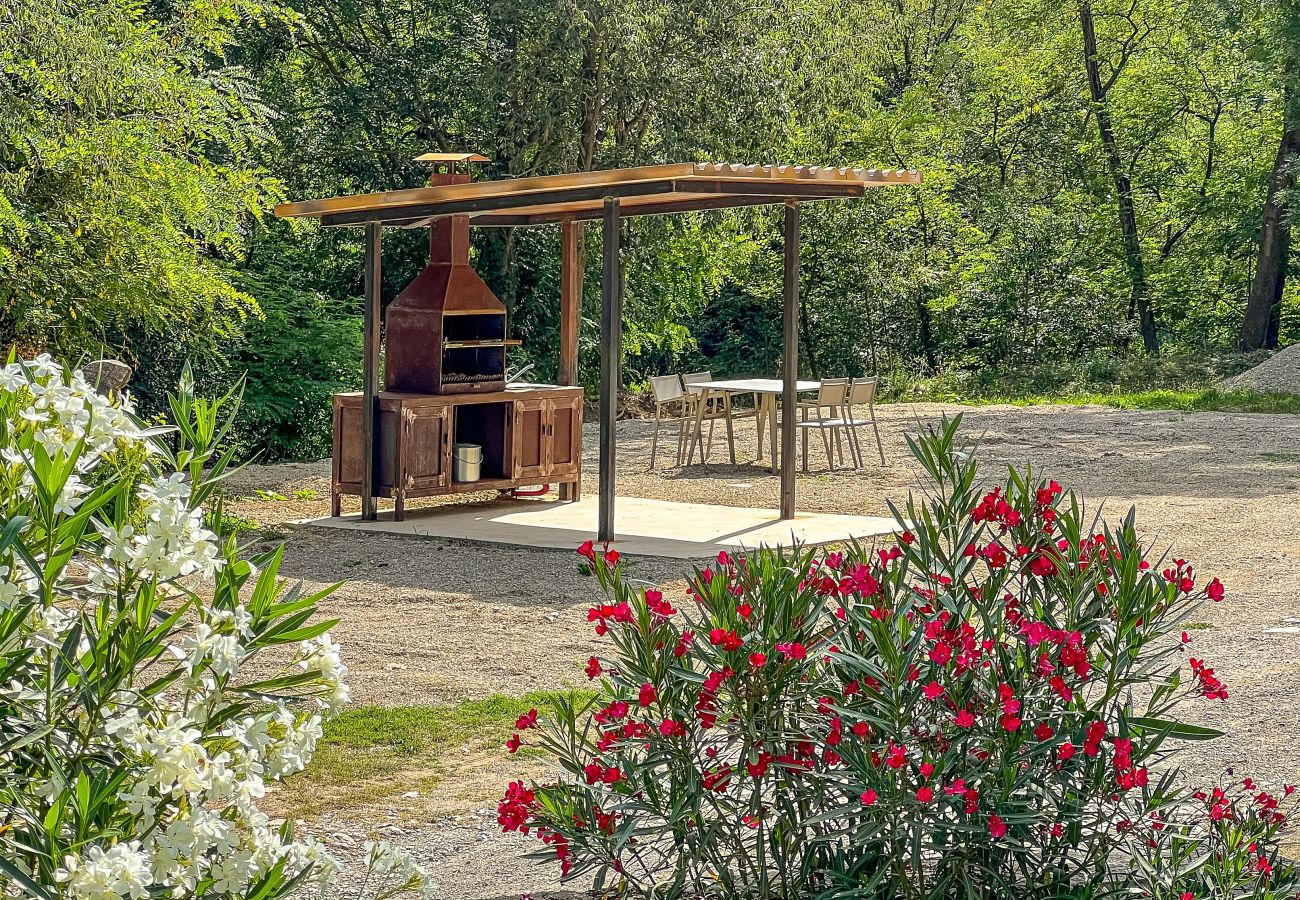 Ferienwohnung in Montagut i Oix - Can Blanc de Montagut, Dalt