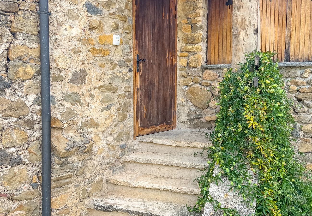 Ferienwohnung in Montagut i Oix - Can Blanc de Montagut, Dalt