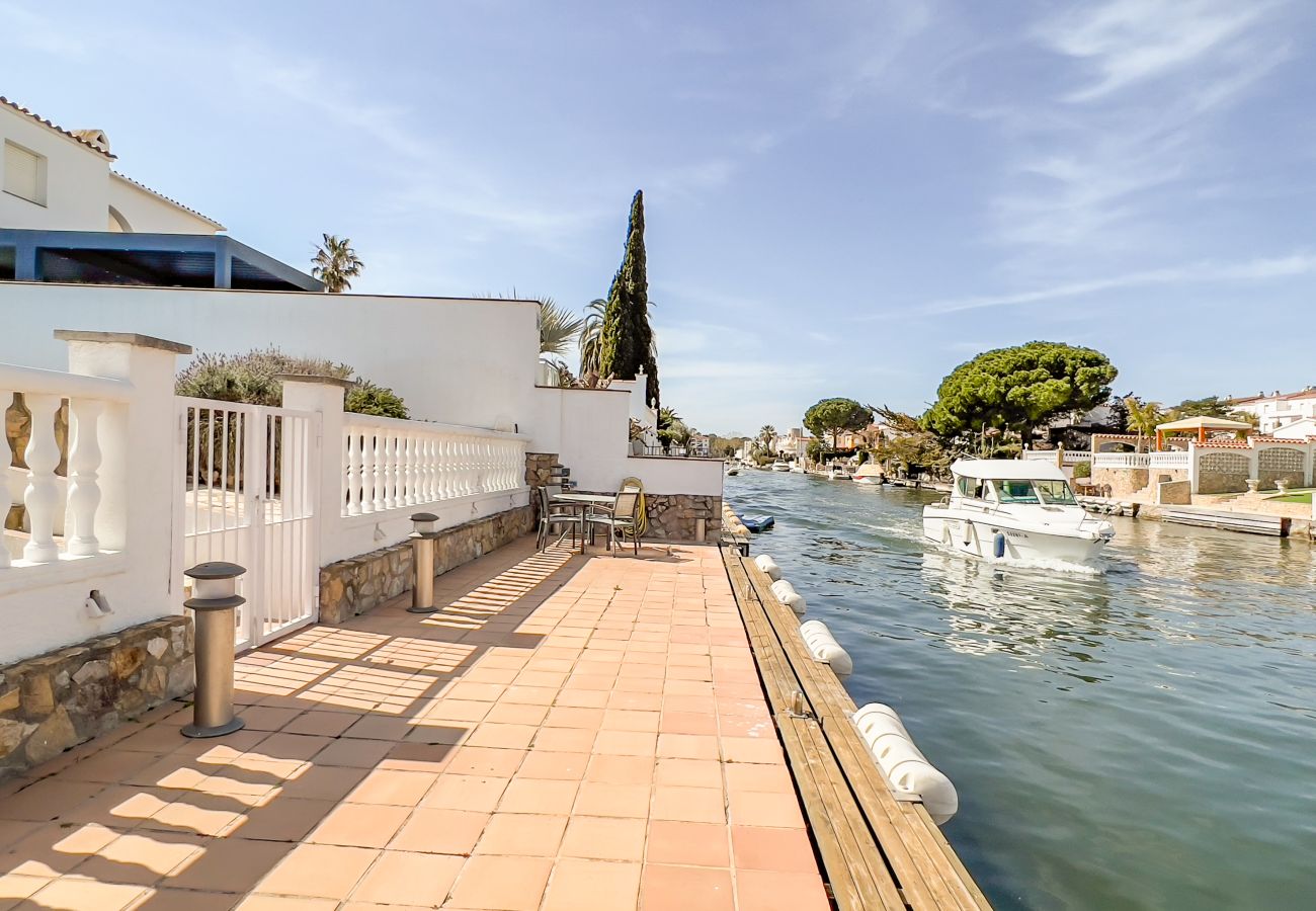 Villa in Empuriabrava - Majordoms Canals