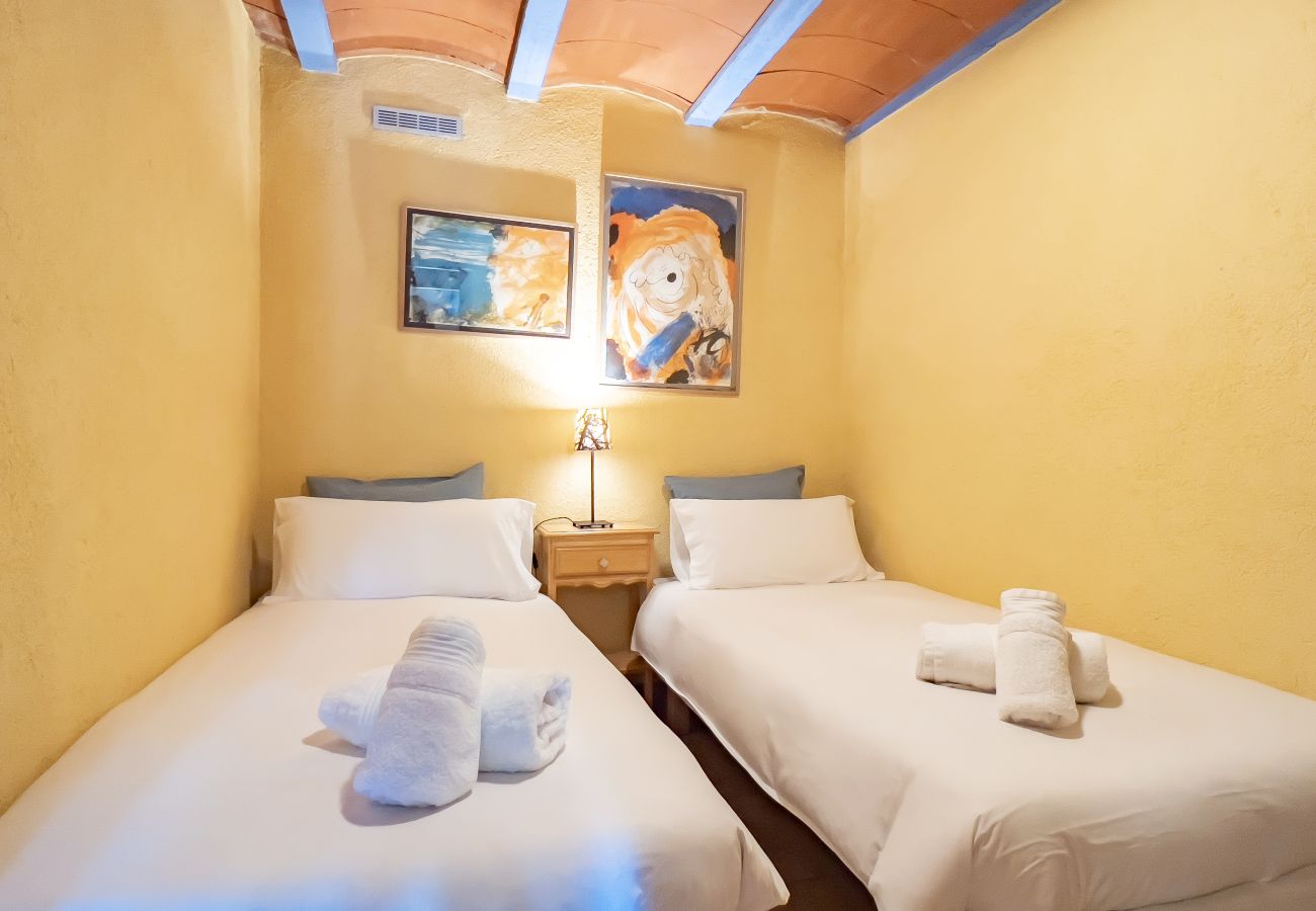 Finca in Sant Feliu de Pallerols - Aiguabella Turisme Rural - 35 pax