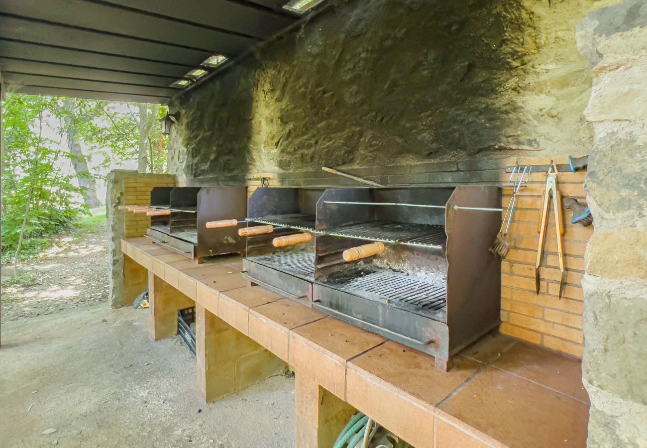 Finca in Sant Feliu de Pallerols - Aiguabella Turisme Rural - 35 pax