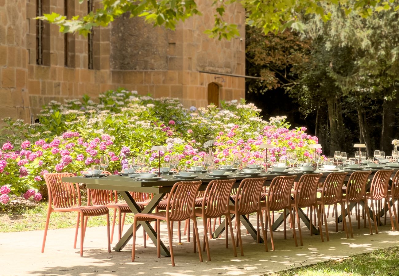 Villa in Sant Hilari Sacalm - Castell de Villavecchia - 20 pax