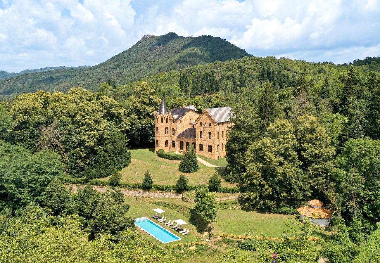 Villa in Sant Hilari Sacalm - Castell de Villavecchia - 20 pax