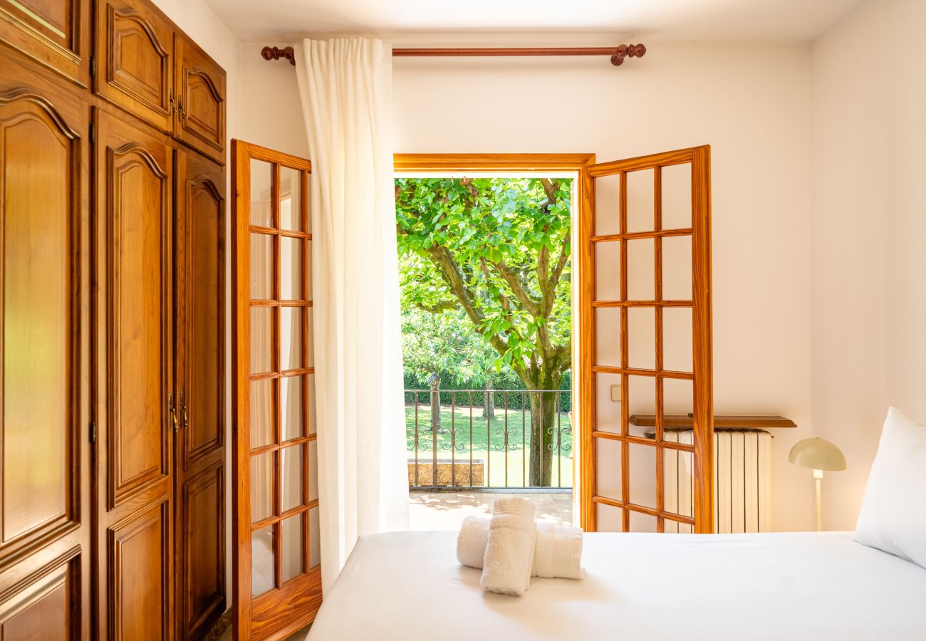 Landhaus in Cornellà del Terri - Majordoms Vila