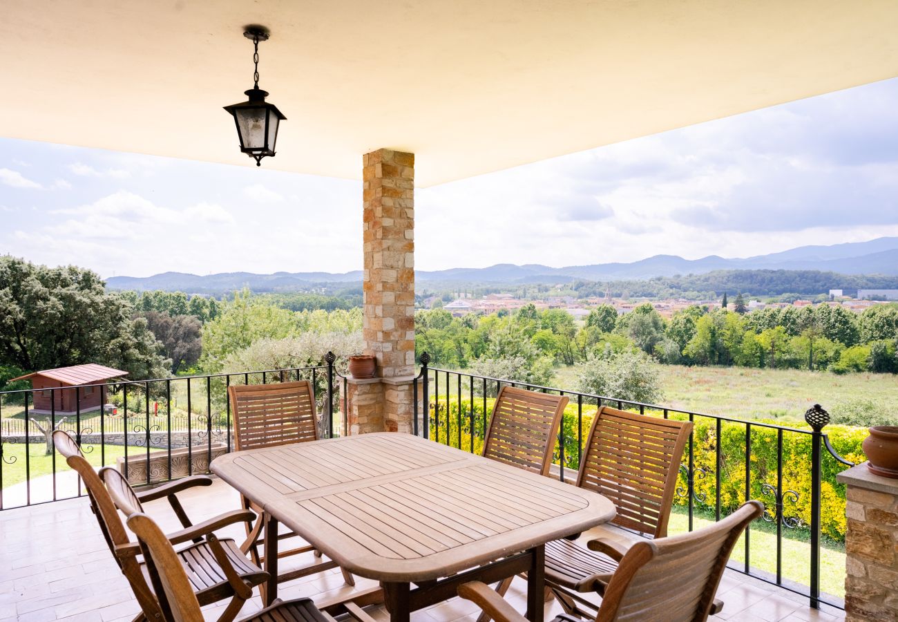 Landhaus in Cornellà del Terri - Majordoms Vila