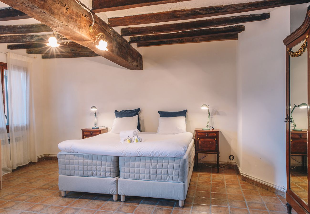 Apartment in Montagut i Oix - Can Blanc de Montagut, Baix