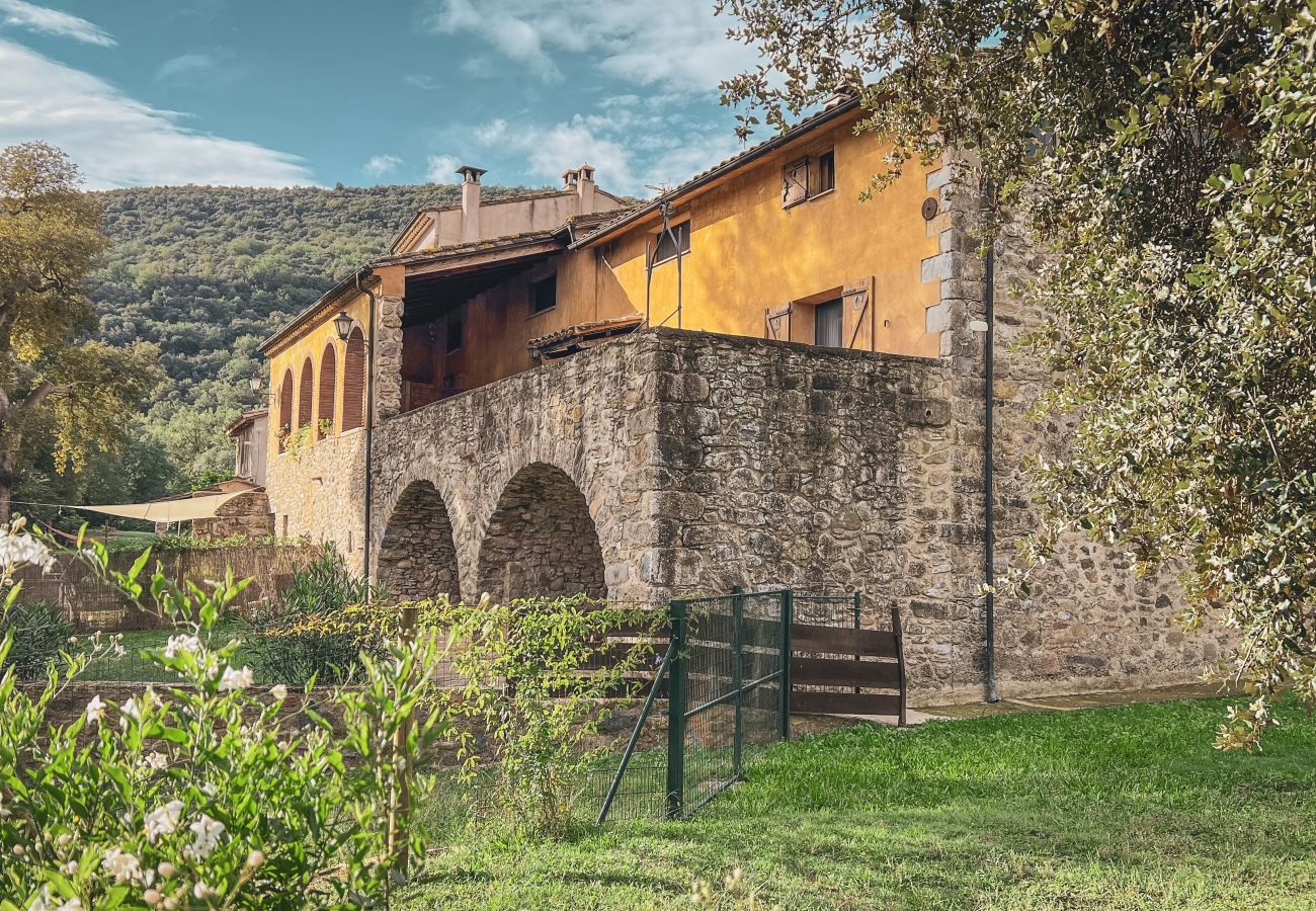 Apartment in Montagut i Oix - Can Blanc de Montagut, Baix