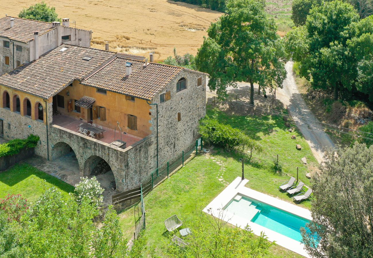 Apartment in Montagut i Oix - Can Blanc de Montagut, Baix