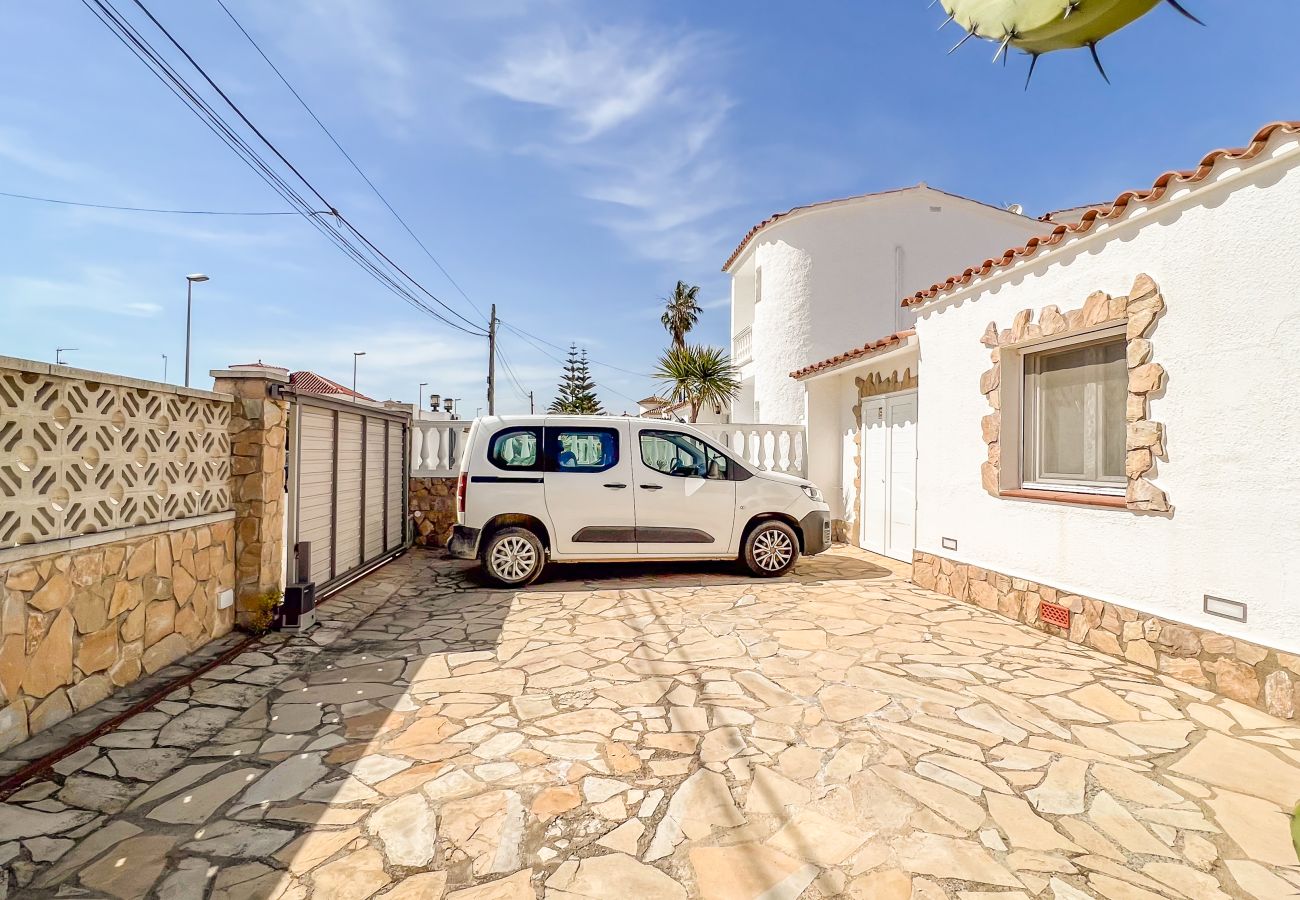 Villa in Empuriabrava - Villa Canals