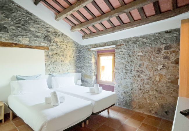 Cottage in Sant Feliu de Pallerols - Aiguabella, Ca la Maria Cottage in Sant Feliu de Pallerols - Aiguabella, Ca la Maria