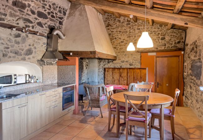 Country house in Sant Feliu de Pallerols - Aiguabella Turisme Rural - 35 pax Country house in Sant Feliu de Pallerols - Aiguabella Turisme Rural - 35 pax