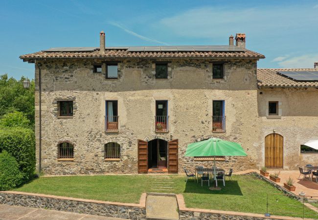 Country house in Sant Feliu de Pallerols - Aiguabella Turisme Rural - 35 pax Country house in Sant Feliu de Pallerols - Aiguabella Turisme Rural - 35 pax