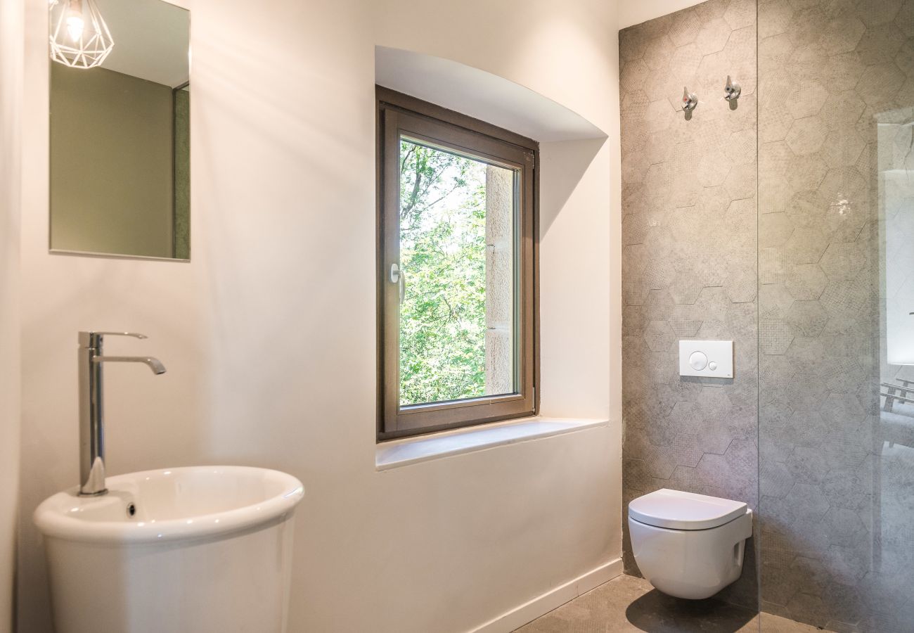 Country house in Arbúcies - Castell de Villavecchia