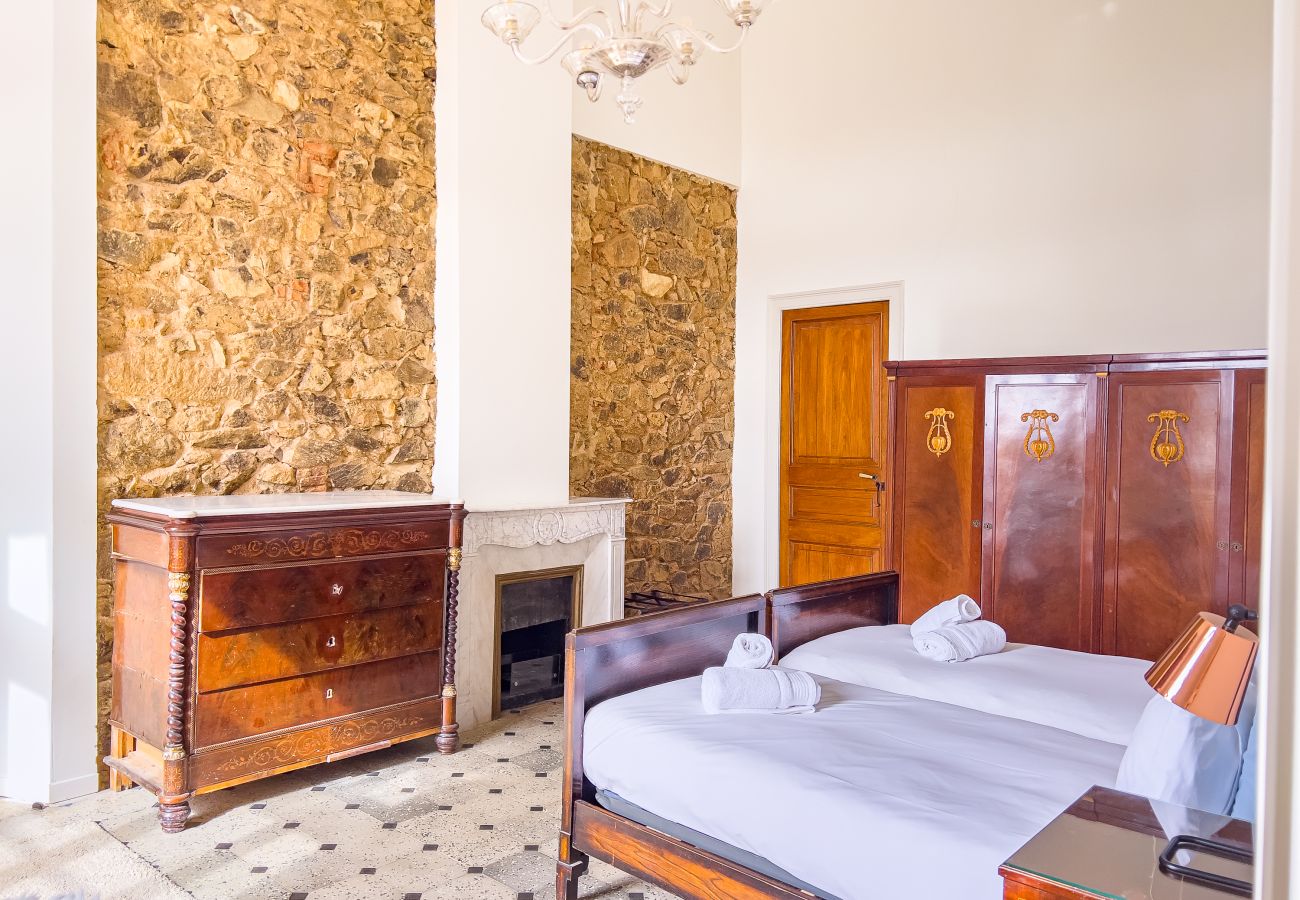 Villa in Sant Hilari Sacalm - Castell de Villavecchia - 20 pax