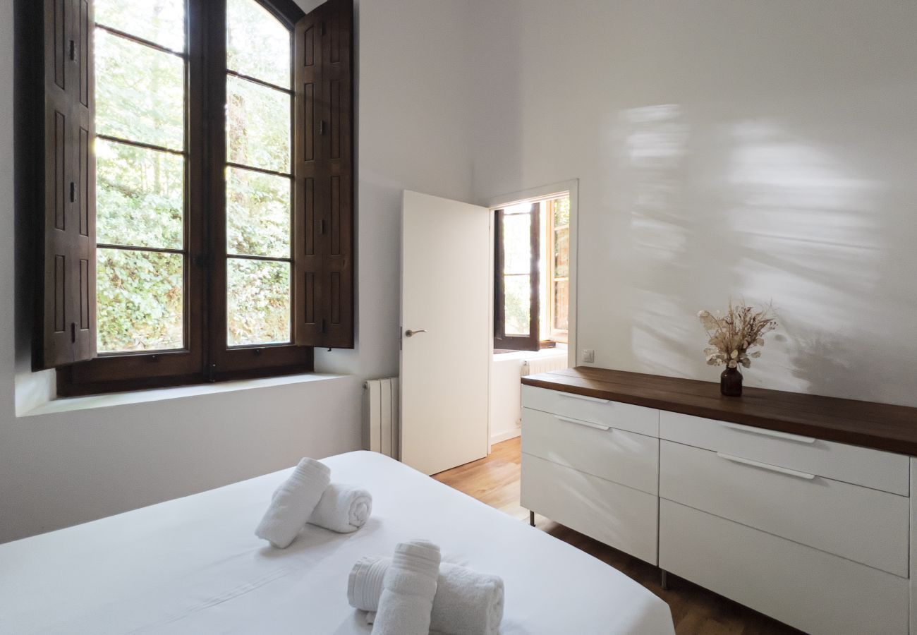 Country house in Sant Hilari Sacalm - Castell de Villavecchia - 33 pax