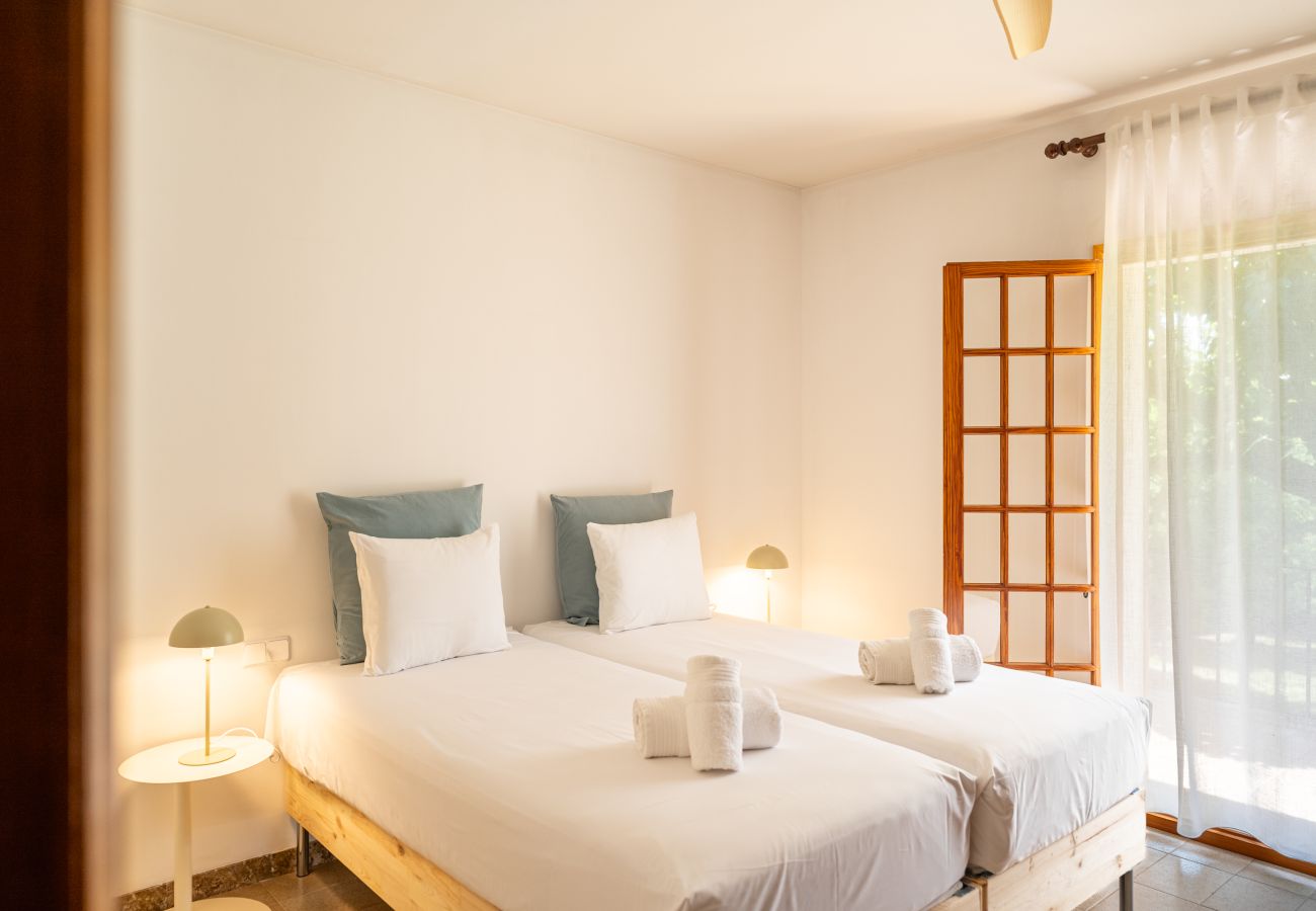 Cottage in Cornellà del Terri - Majordoms Vila