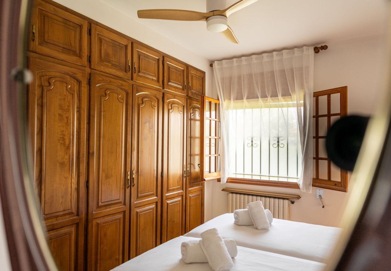 Cottage in Cornellà del Terri - Majordoms Vila