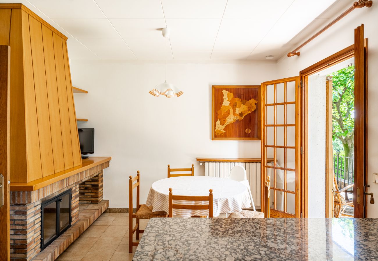 Cottage in Cornellà del Terri - Majordoms Vila