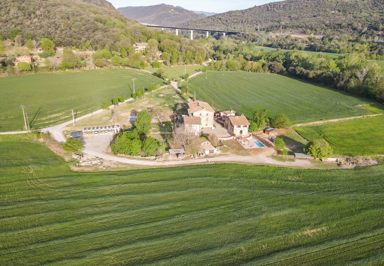 Casa rural en Montagut i Oix - Can Riera de Montagut (7 rooms)