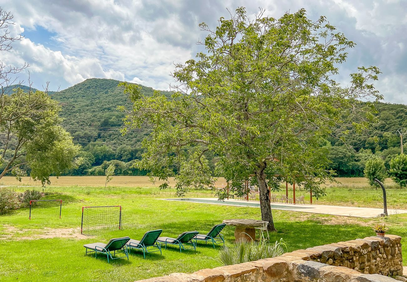 Casa rural en Montagut i Oix - Can Riera de Montagut (7 rooms)