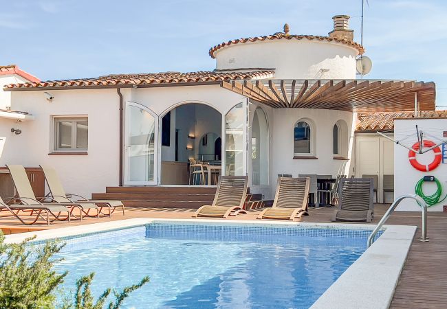 Villa en Empuriabrava - Villa Canals