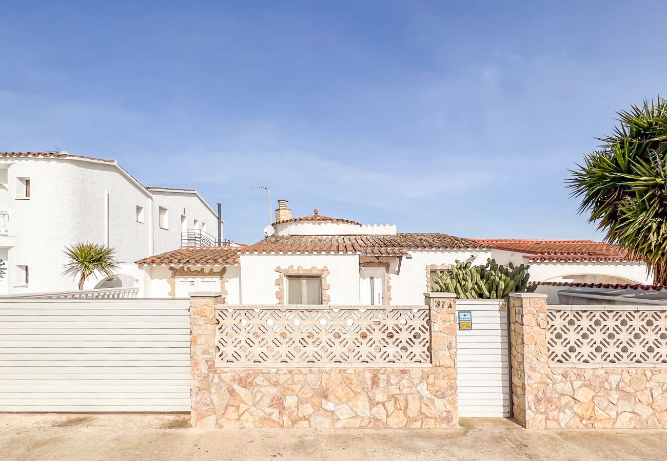 Villa en Empuriabrava - Villa Canals