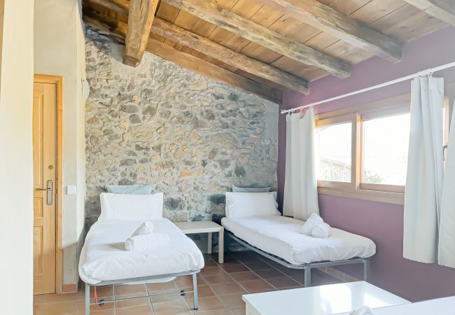 Casa rural en Sant Feliu de Pallerols - Aiguabella, Ca la Maria Casa rural en Sant Feliu de Pallerols - Aiguabella, Ca la Maria