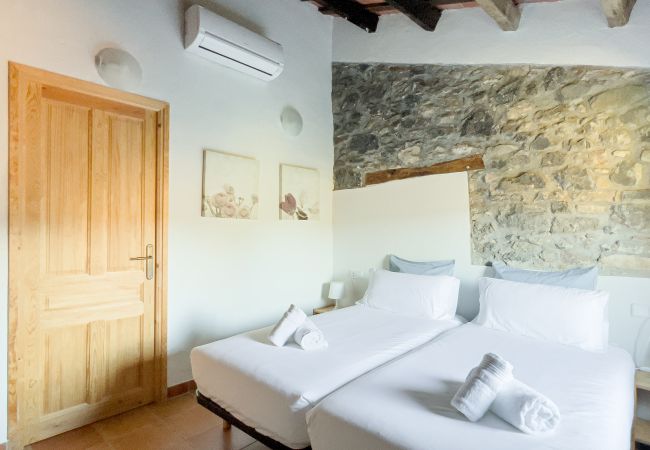 Casa rural en Sant Feliu de Pallerols - Aiguabella, Ca la Maria Casa rural en Sant Feliu de Pallerols - Aiguabella, Ca la Maria