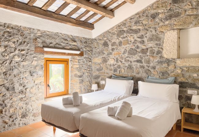 Casa rural en Sant Feliu de Pallerols - Aiguabella, Ca la Maria Casa rural en Sant Feliu de Pallerols - Aiguabella, Ca la Maria