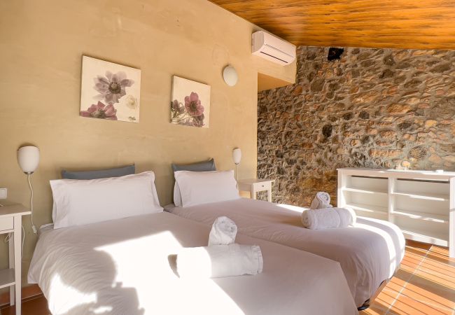 Finca en Sant Feliu de Pallerols - Aiguabella Turisme Rural - 35 pax Finca en Sant Feliu de Pallerols - Aiguabella Turisme Rural - 35 pax