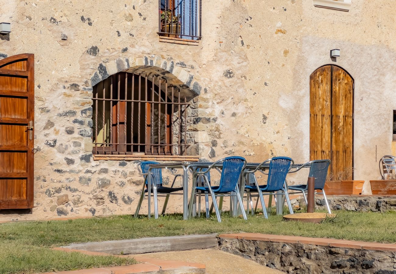 Casa rural en Sant Feliu de Pallerols - Aiguabella Turisme Rural 35p.