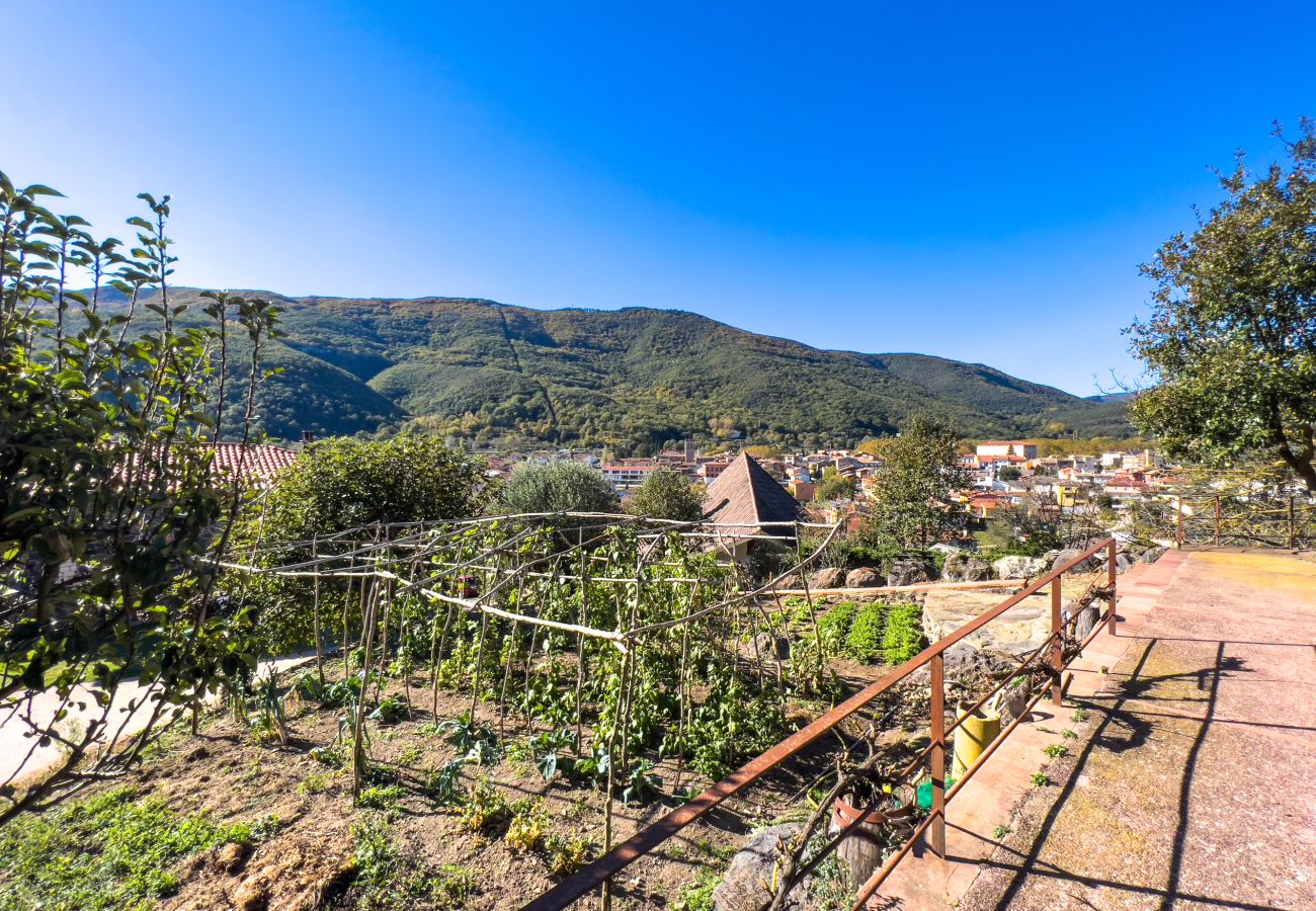 Casa rural en Sant Feliu de Pallerols - Aiguabella Turisme Rural 35p.