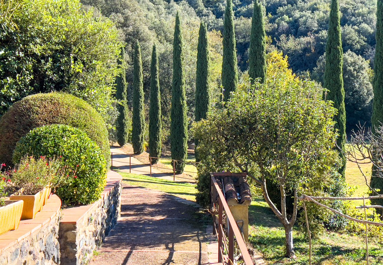 Casa rural en Sant Feliu de Pallerols - Aiguabella Turisme Rural 35p.