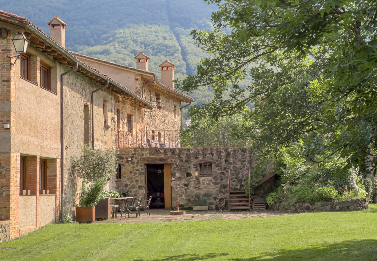 Casa rural en Sant Feliu de Pallerols - Aiguabella Turisme Rural 35p.