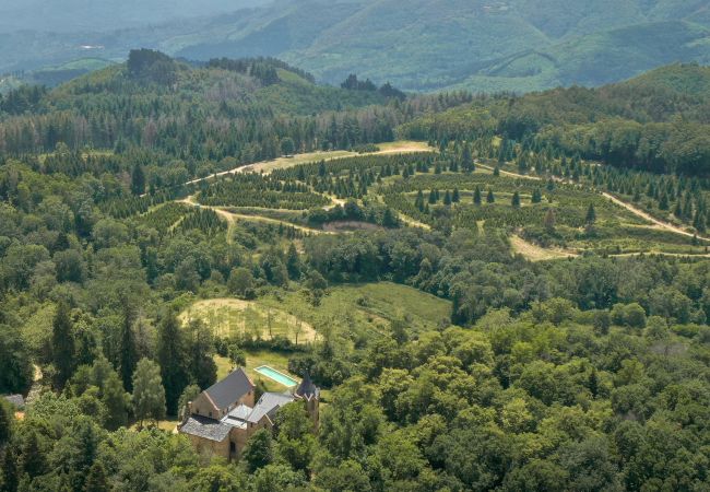 Finca en Sant Hilari Sacalm - Castell de Villavecchia - 33 pax Finca en Sant Hilari Sacalm - Castell de Villavecchia - 33 pax