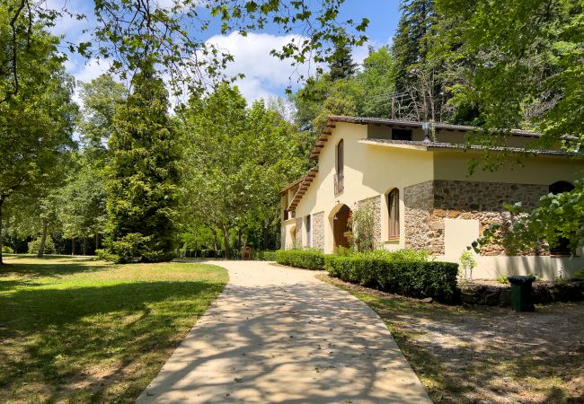 Finca en Sant Hilari Sacalm - Castell de Villavecchia - 33 pax Finca en Sant Hilari Sacalm - Castell de Villavecchia - 33 pax