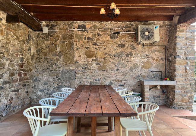 Gîte Rural à Montagut i Oix - Can Riera de Montagut (7 rooms)