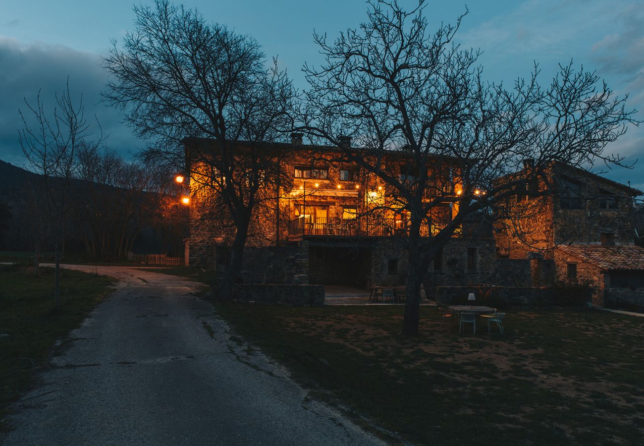 Gîte Rural à Montagut i Oix - Can Riera de Montagut (5 rooms)