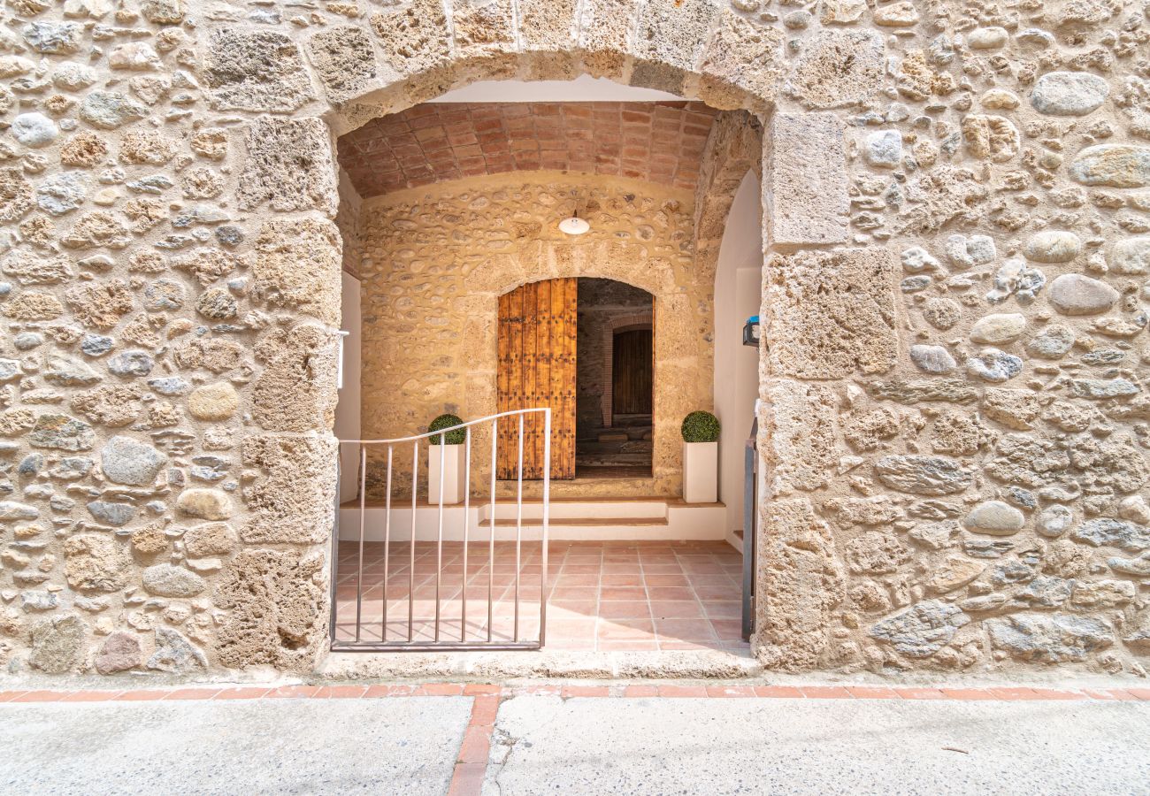 Maison mitoyenne à Boadella i les Escaules - Cal Sabater