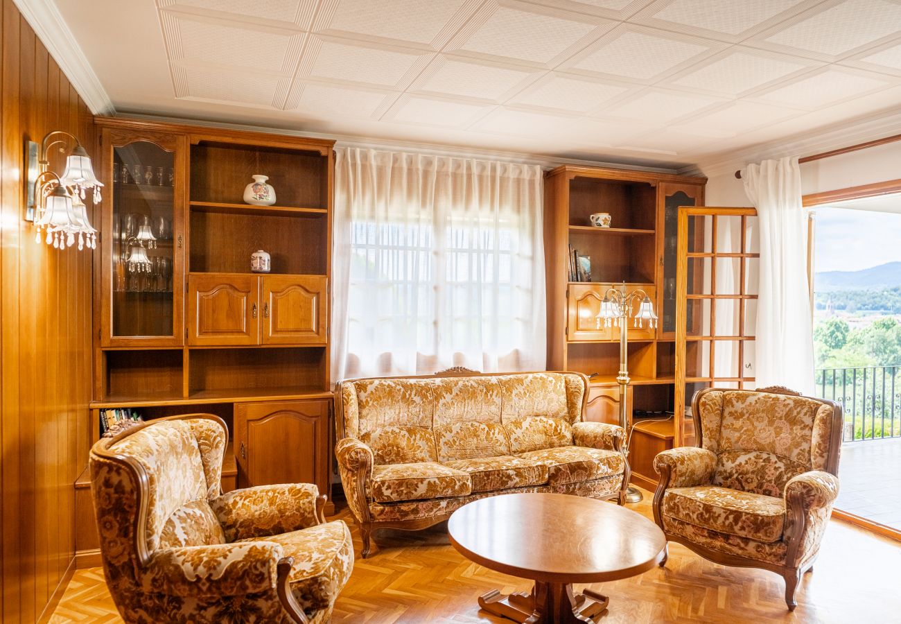 Gîte Rural à Cornellà del Terri - Majordoms Vila