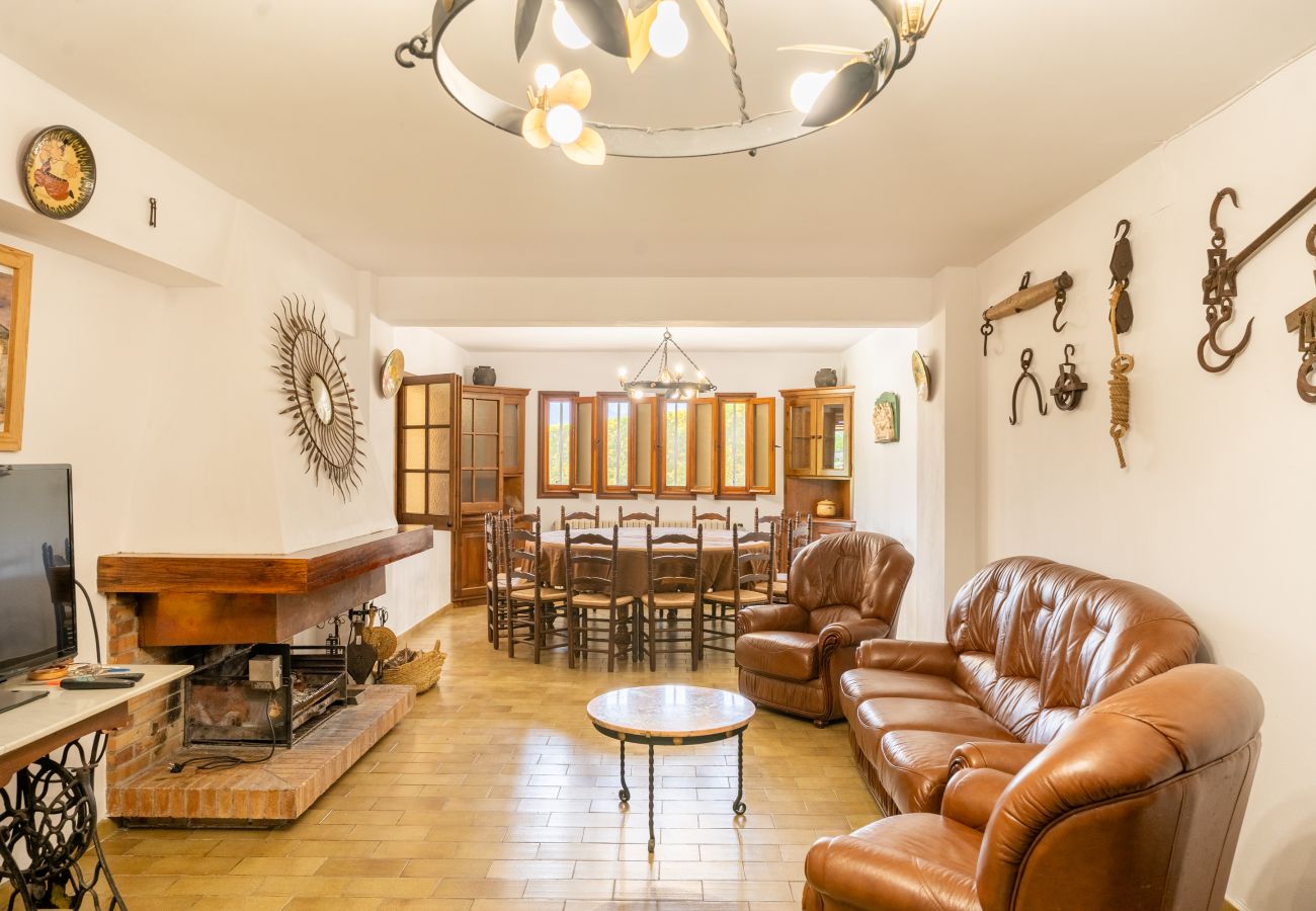 Gîte Rural à Cornellà del Terri - Majordoms Vila