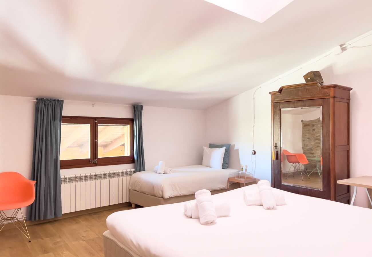 Apartament en Montagut i Oix - Can Blanc de Montagut, Dalt