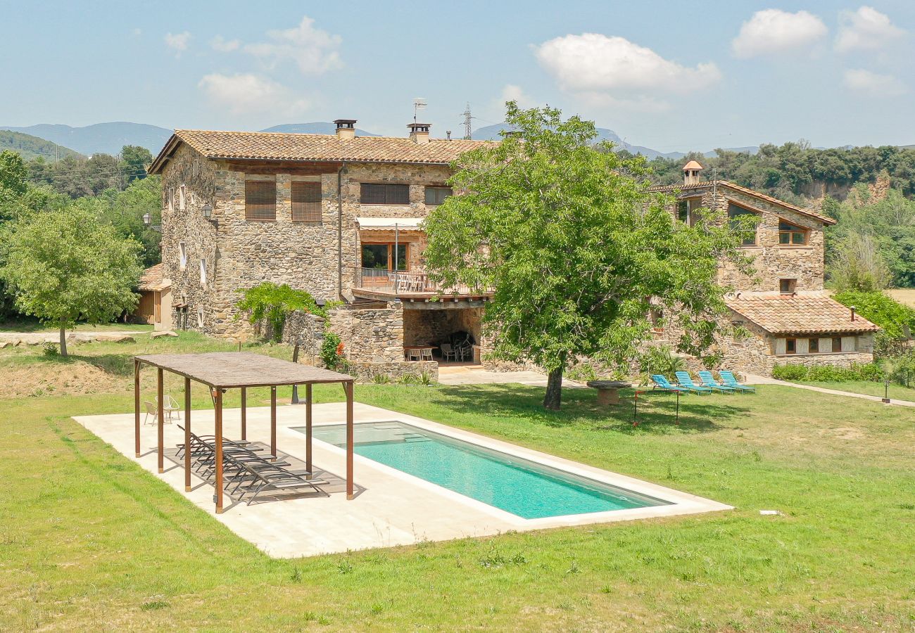 Casa rural en Montagut i Oix - Can Riera de Montagut