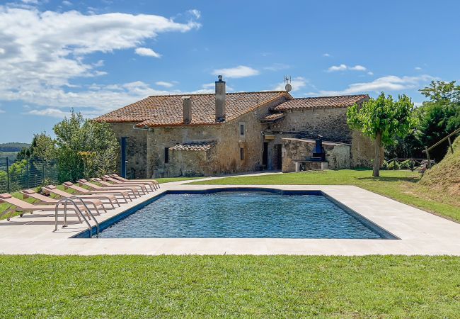 Casa rural en Cornellà del Terri - Mas Maria Carmen Dalmau Casa rural en Cornellà del Terri - Mas Maria Carmen Dalmau