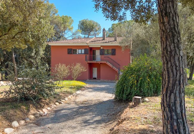 Casa rural en Palol de Revardit - Can Vedruna Casa rural en Palol de Revardit - Can Vedruna