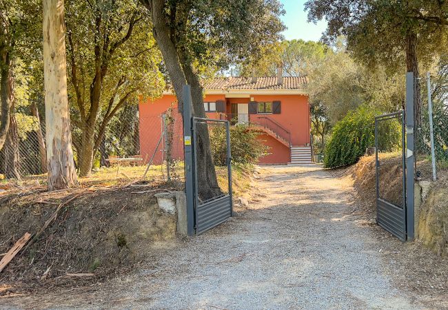 Casa rural en Palol de Revardit - Can Vedruna Casa rural en Palol de Revardit - Can Vedruna