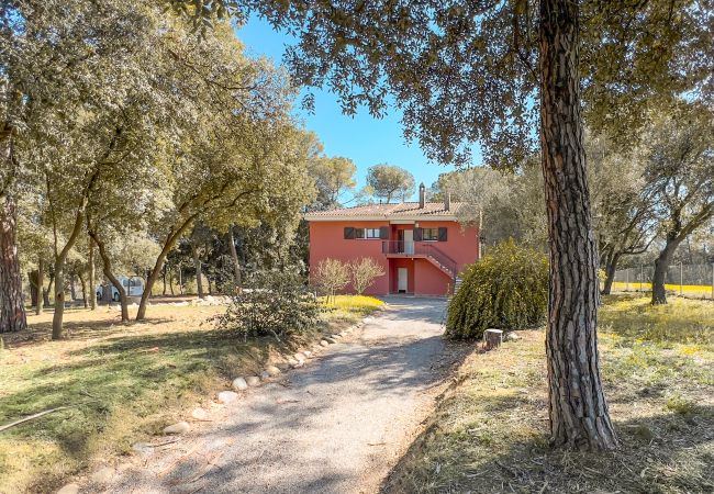 Casa rural en Palol de Revardit - Can Vedruna Casa rural en Palol de Revardit - Can Vedruna
